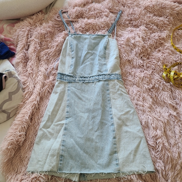 M NWT zara distressed denim dress/pinafore with adjustable spaghetti straps - Picture 2 of 5